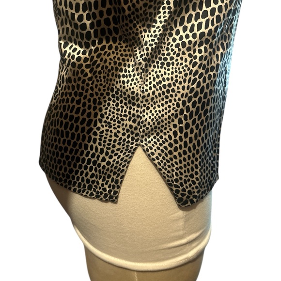 Bebe Silk Black and White Monochrome Dotted Button Down Blouse Size Small - Picture 5 of 10